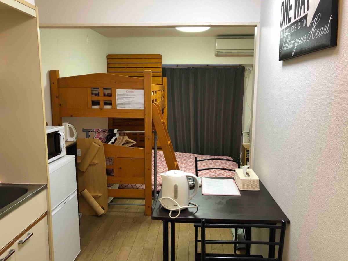 Guest House Zwell Hakata Ohori Park Fukuoka  Zewnętrze zdjęcie