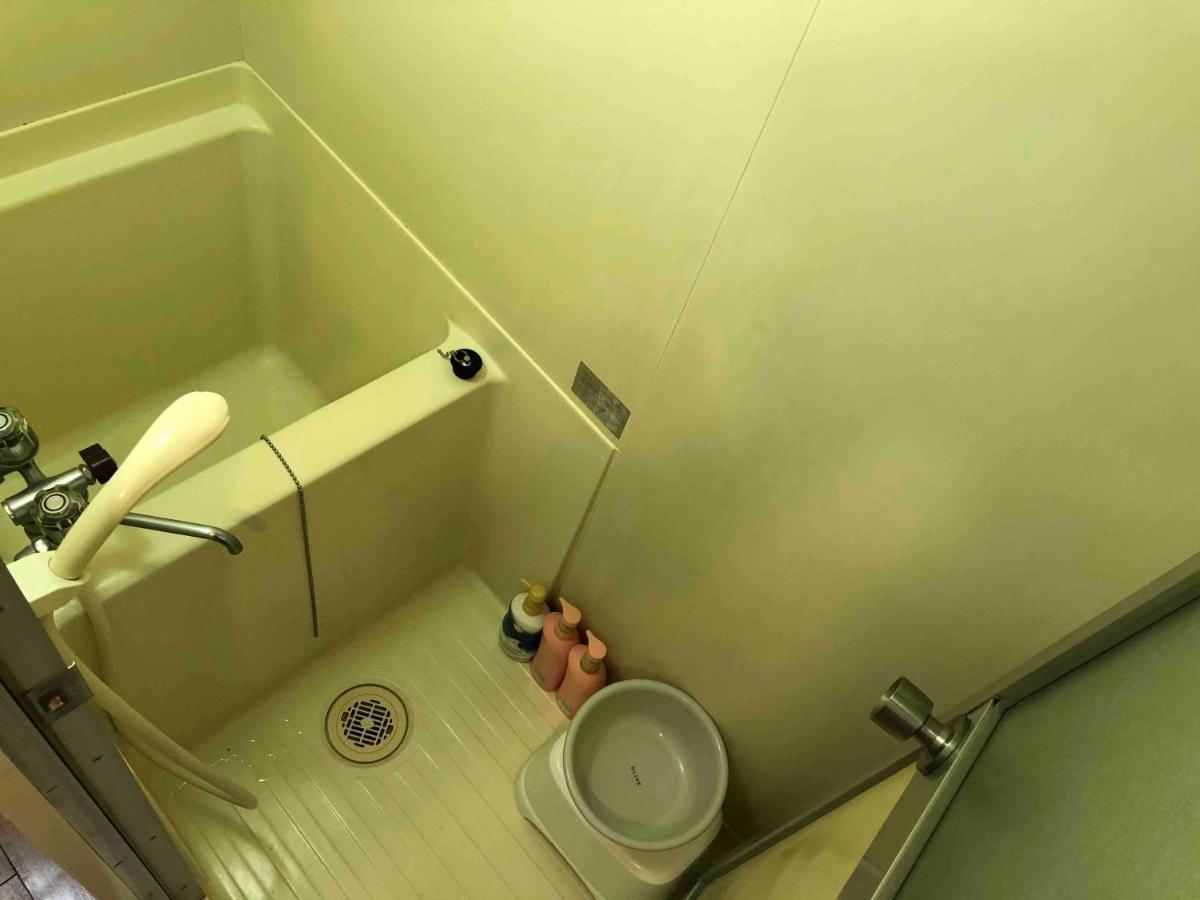 Guest House Zwell Hakata Ohori Park Fukuoka  Zewnętrze zdjęcie