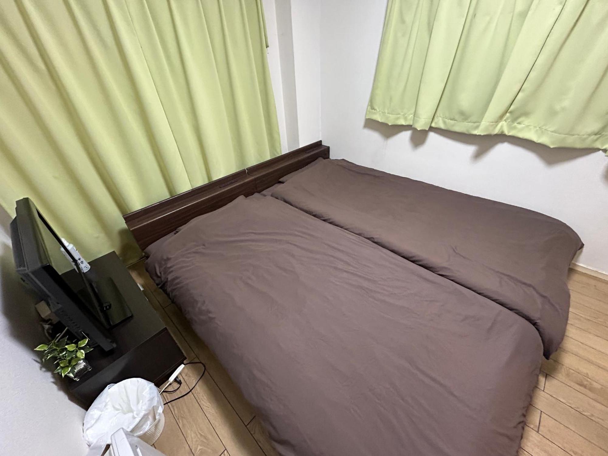 Guest House Zwell Hakata Ohori Park Fukuoka  Zewnętrze zdjęcie