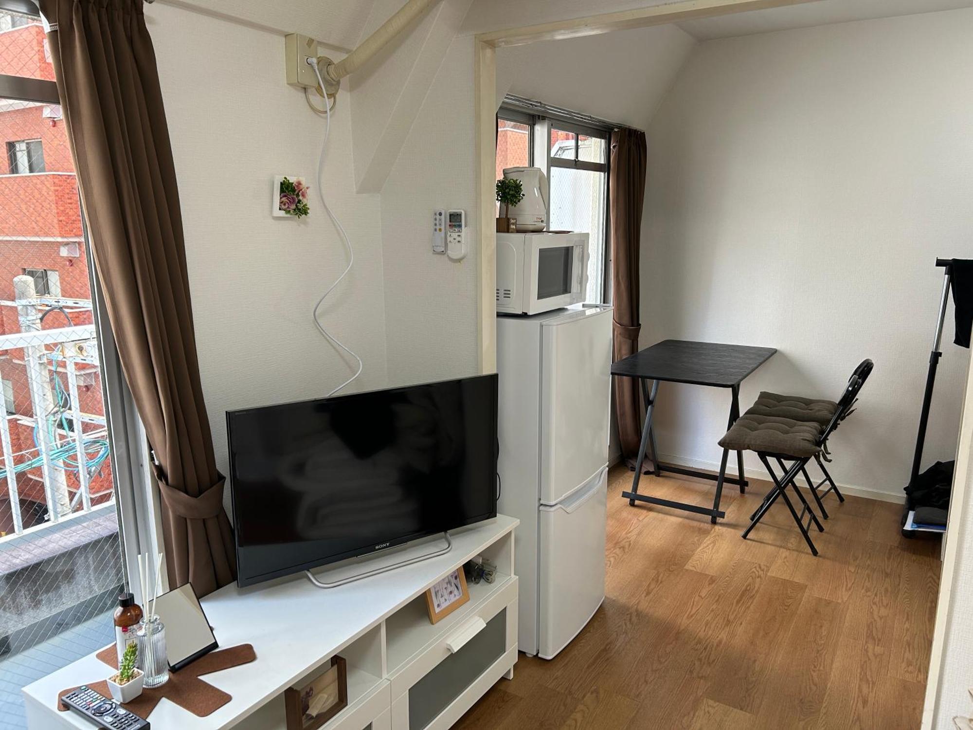 Guest House Zwell Hakata Ohori Park Fukuoka  Zewnętrze zdjęcie